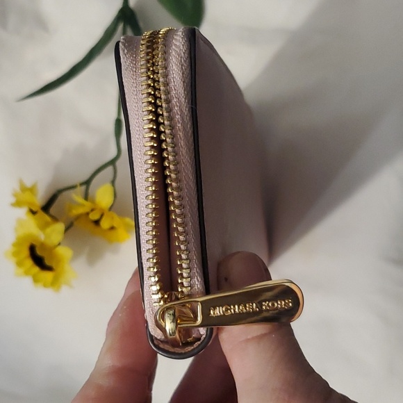 MICHAEL KORS WALLET - Picture 7 of 16